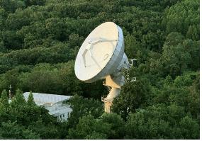 전파 통로를 지나 내부에 설치된 수신기로 모임